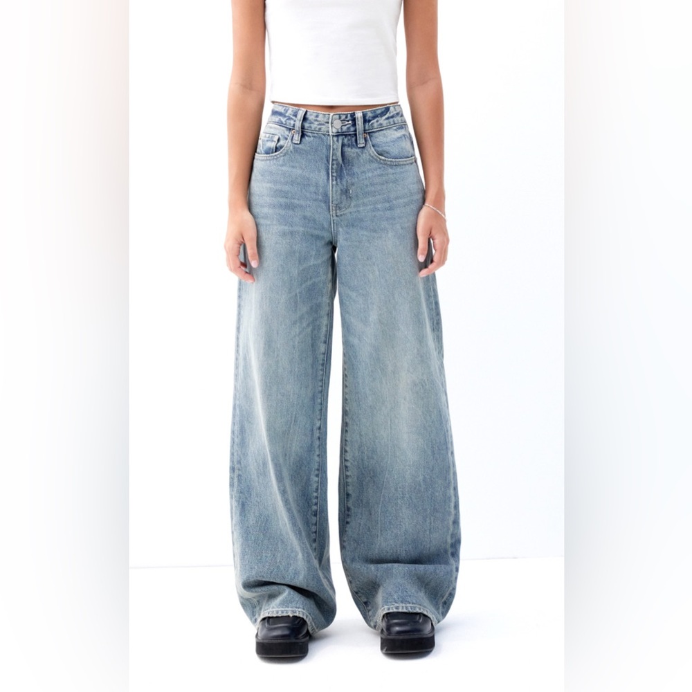 Pacsun Jessie High Rise Baggy wide leg Jeans - Light Blue